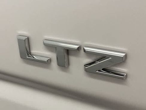 Used 2022 Chevrolet Silverado 1500 LTZ w/ LTZ Premium Package AWD/4WD image 30