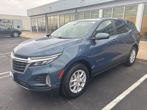 Used 2024 Chevrolet Equinox LT w/ LPO, Floor Liner Package image 8