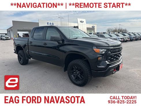 Used 2025 Chevrolet Silverado 1500 Custom Trail Boss w/ LPO, Dark Essentials Package image 1