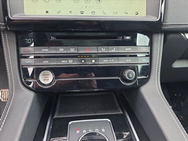 Used 2019 Jaguar F-PACE S AWD/4WD image 22