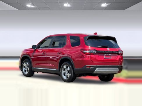 Used 2024 Honda Pilot EX-L image 3