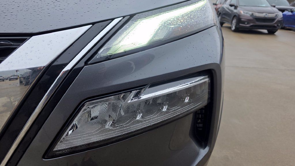 Used 2021 Nissan Rogue SV AWD/4WD image 9