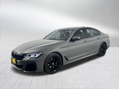 Used 2021 BMW 540i xDrive w/ M Sport Package image 3