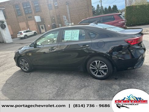 Used 2023 Kia Forte LXS w/ LXS Technology Package FWD image 2