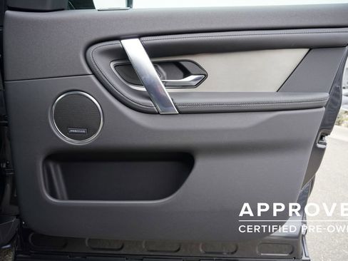 Used 2025 Land Rover Discovery Sport Dynamic SE AWD/4WD image 21