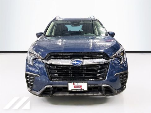 Used 2025 Subaru Ascent Premium AWD/4WD image 2
