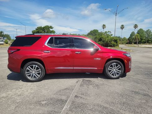 Used 2023 Chevrolet Traverse High Country FWD image 5