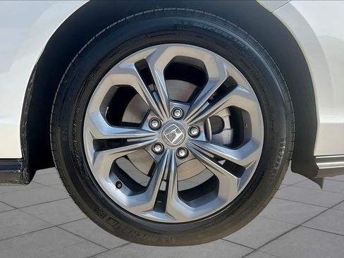 Used 2024 Honda Accord EX image 11