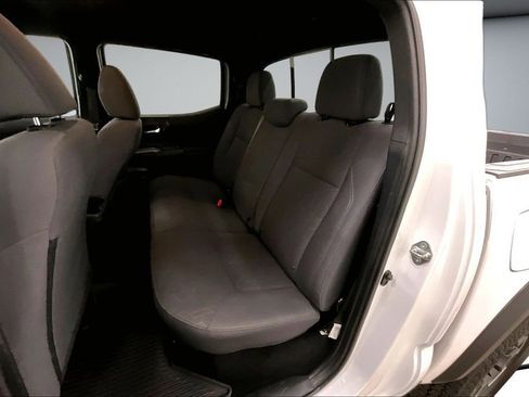 Used 2019 Toyota Tacoma TRD Off-Road AWD/4WD image 23