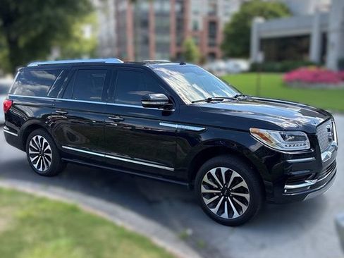 Used 2020 Lincoln Navigator L Reserve w/ Luxury Package RWD image 9