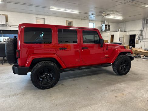 Used 2013 Jeep Wrangler Unlimited Sahara w/ Connectivity Group image 4