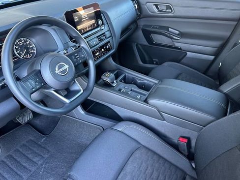 New 2025 Nissan Pathfinder S image 6