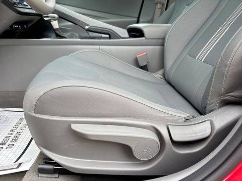 Used 2023 Hyundai Elantra SEL w/ Preferred Accessory Package FWD image 14