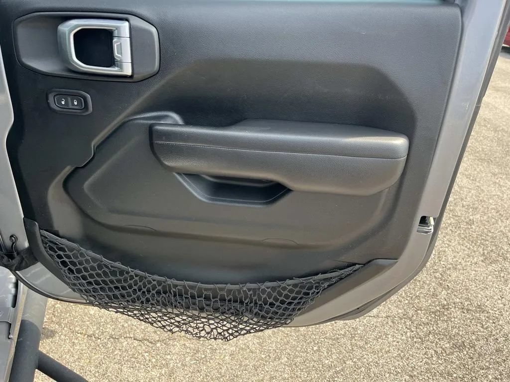 Used 2018 Jeep Wrangler Unlimited Sport S AWD/4WD image 25