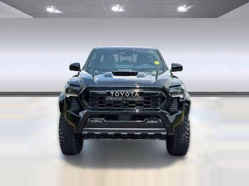 Used 2025 Toyota Tacoma TRD Pro AWD/4WD image 5