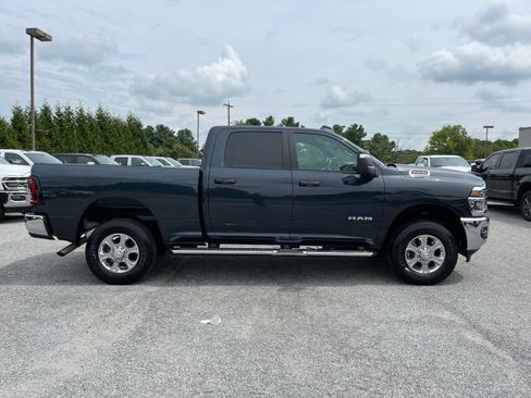 Used 2026 RAM 2500 Big Horn AWD/4WD image 2