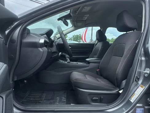 Used 2024 Nissan Altima 2.5 SV FWD image 11