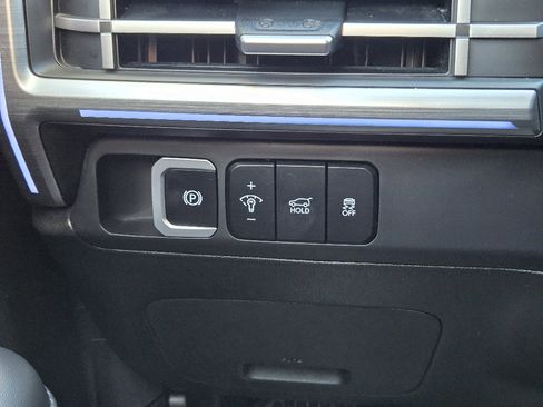 Used 2025 Hyundai Santa Fe Limited image 24