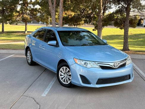 Used 2012 Toyota Camry LE FWD image 18