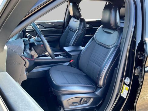 Used 2025 Ford Explorer ST-Line AWD/4WD image 8