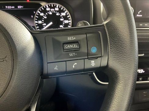 Certified 2022 Nissan Rogue SV image 13