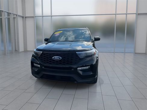 Used 2023 Ford Explorer ST-Line image 4