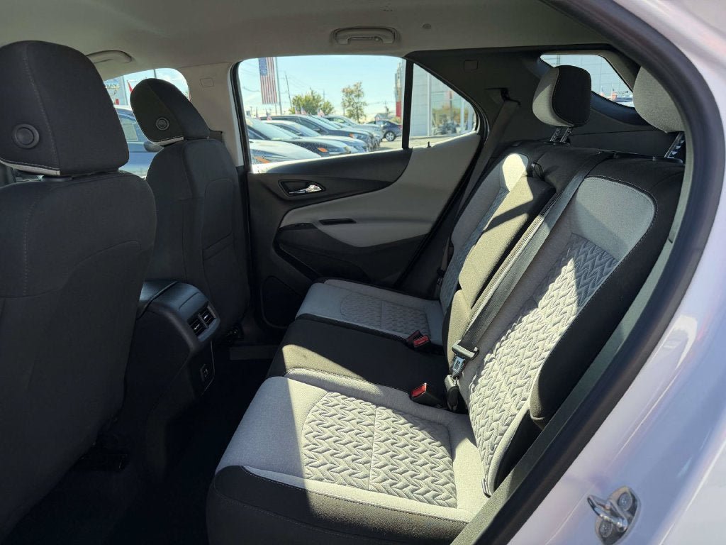 Used 2023 Chevrolet Equinox LS FWD image 10