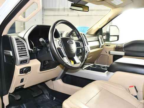 Used 2017 Ford F250 Lariat w/ Chrome Package AWD/4WD image 2