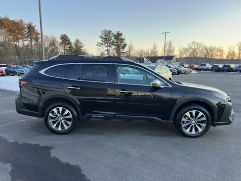 Used 2025 Subaru Outback Touring XT image 4