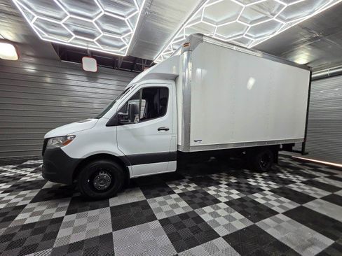 Used 2024 Mercedes-Benz Sprinter 4500 image 7