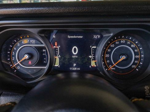 Used 2024 Jeep Wrangler Willys image 23