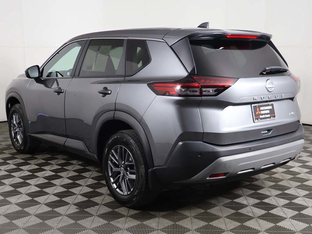 Used 2023 Nissan Rogue S AWD/4WD image 6