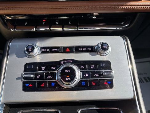 Used 2020 Lincoln Aviator Reserve w/ Equipment Group 201A image 22
