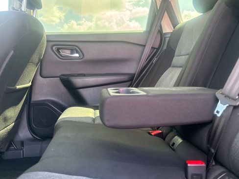 Certified 2025 Nissan Rogue SV FWD image 39