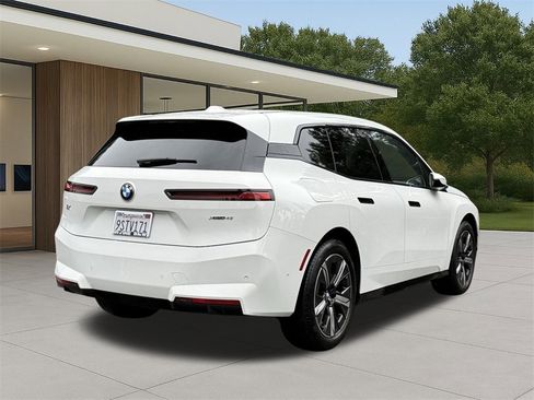 Used 2026 BMW iX xDrive45 image 8