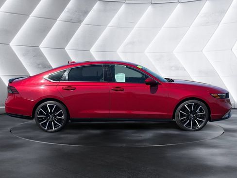 Used 2025 Honda Accord Touring image 6