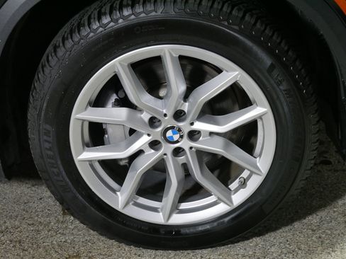 Used 2020 BMW X5 xDrive40i w/ Parking Assistance Package AWD/4WD image 15