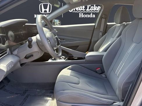 Used 2023 Hyundai Elantra SEL w/ Convenience Package FWD image 11