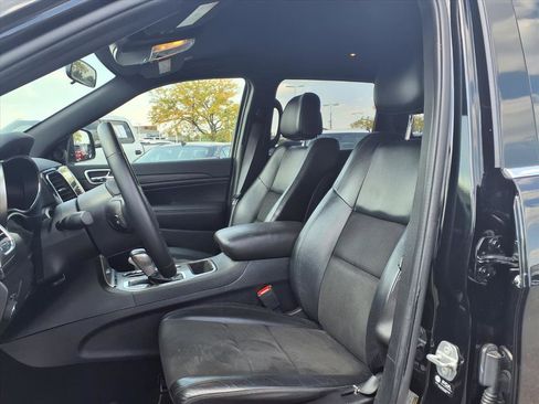 Used 2021 Jeep Grand Cherokee Laredo X image 11