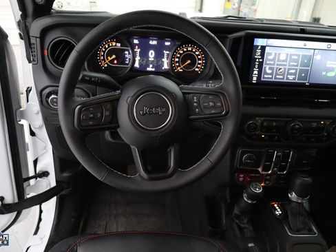 Used 2025 Jeep Gladiator Rubicon image 17