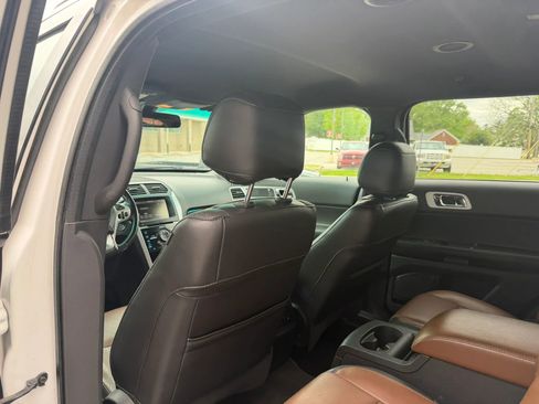 Used 2014 Ford Explorer Limited w/ Equipment Group 302A AWD/4WD image 13