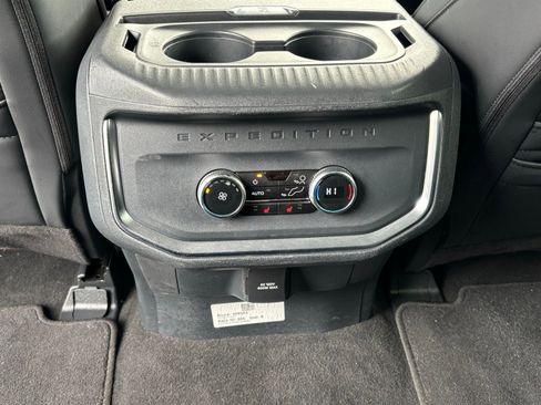 Used 2025 Ford Expedition Max Platinum AWD/4WD image 23