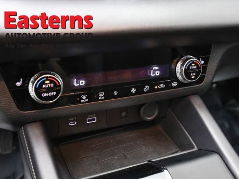 Used 2024 Mitsubishi Outlander SE AWD/4WD image 19