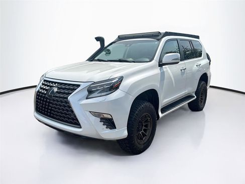 Used 2021 Lexus GX 460 Premium w/ Premium Package image 3