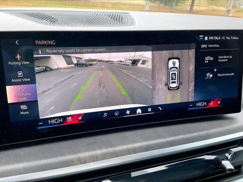 Certified 2025 BMW X7 xDrive40i w/ Premium Package image 28