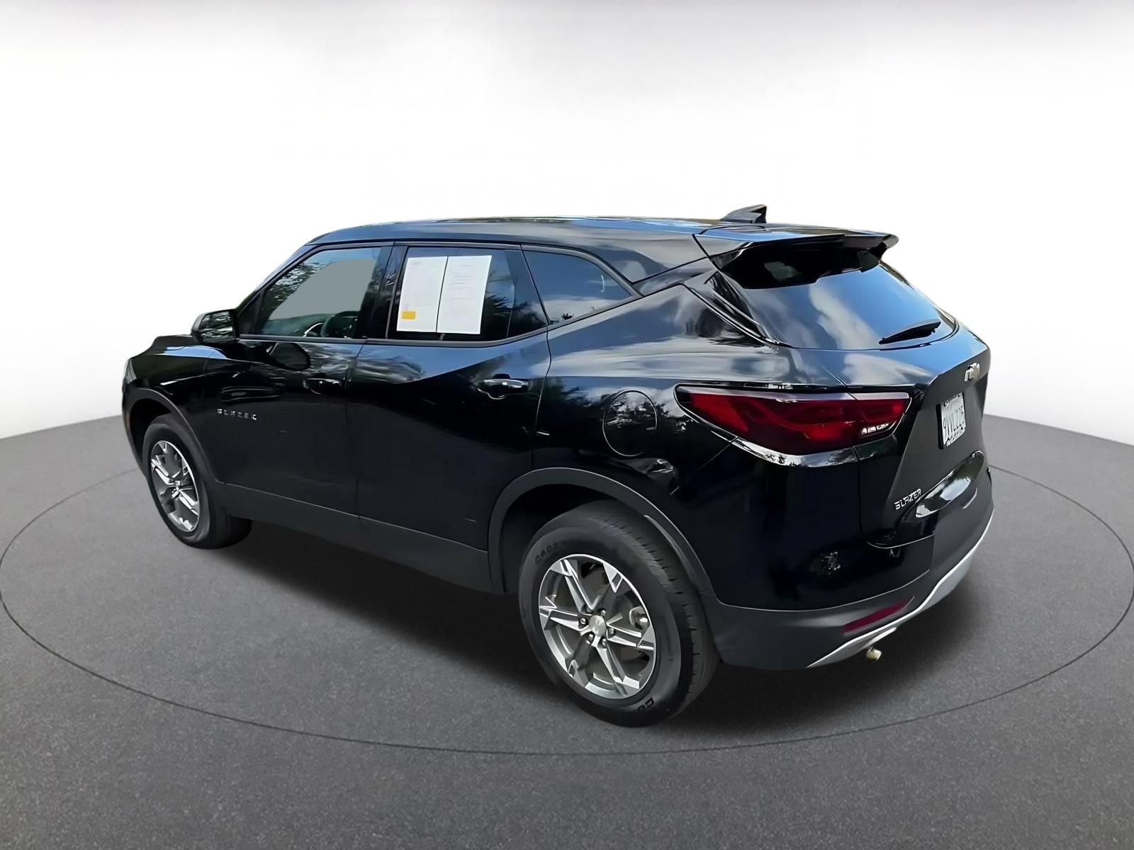 Used 2026 Chevrolet Blazer LT FWD image 9