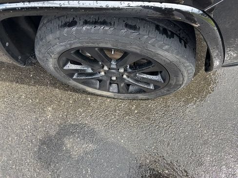 Used 2020 Jeep Grand Cherokee Altitude AWD/4WD image 5