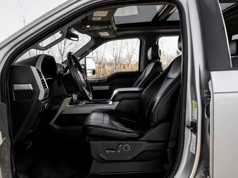 Used 2017 Ford F250 Lariat w/ FX4 Off-Road Package image 4