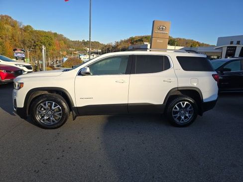 Used 2023 GMC Acadia SLT w/ Preferred Package image 2