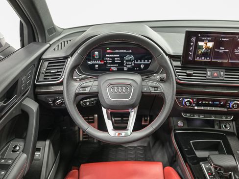 Used 2024 Audi SQ5 Premium Plus w/ Premium Plus Package image 17